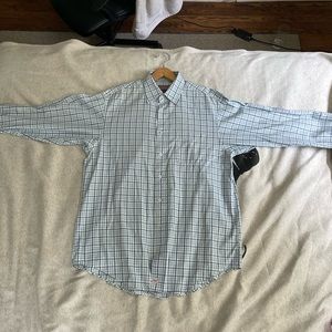 Blue plaid Vineyard Vines Burgee Shirt size Large.